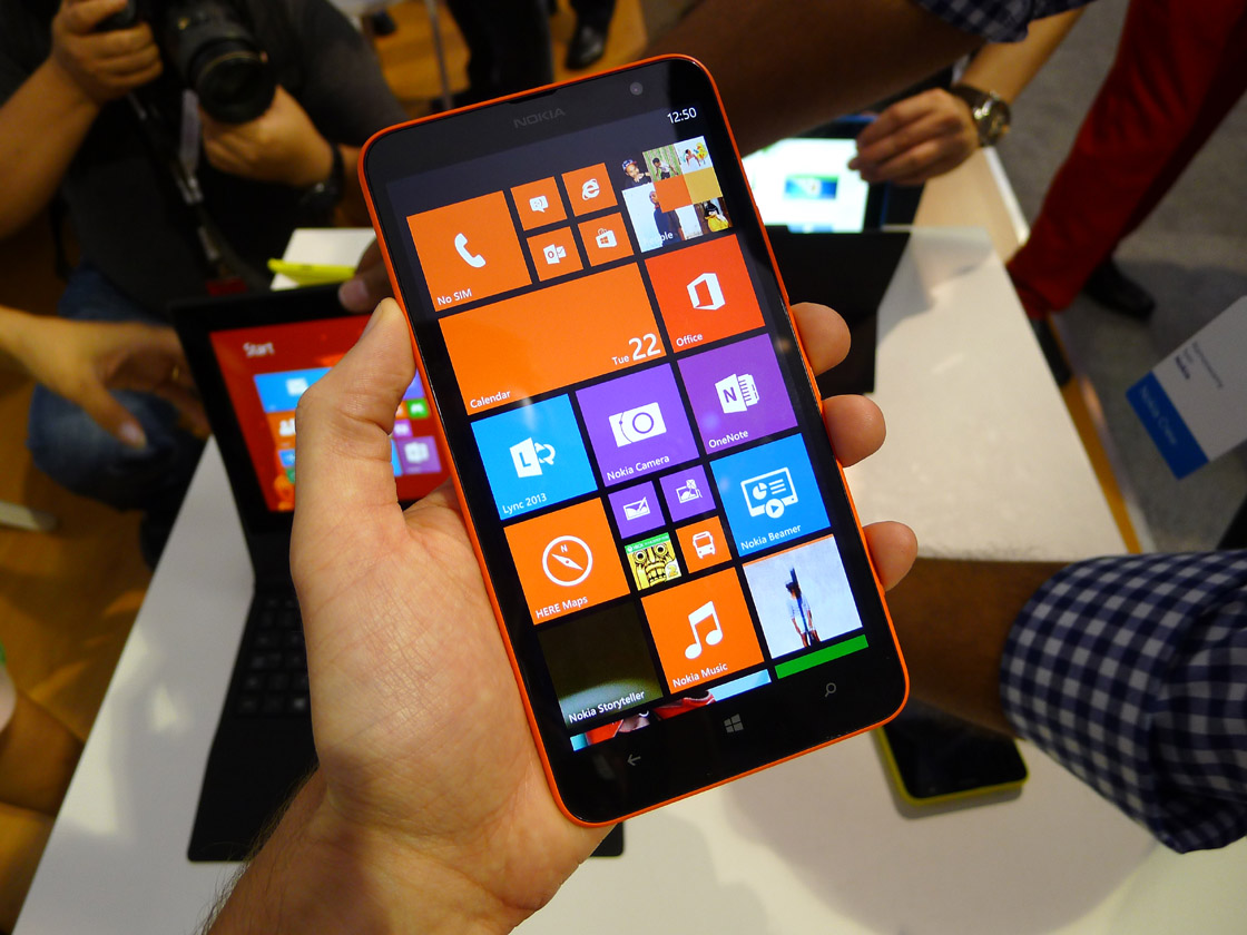 Zwaarlijvige en goedkope Lumia 1320 eind januari naar de Benelux