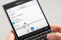 Video toont vierkante BlackBerry Passport met aanraakgevoelig keyboard