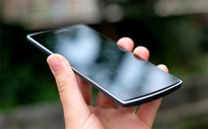 'Touchscreen OnePlus One reageert niet of slecht door warmteproblemen'